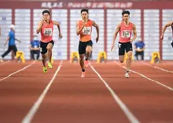 包含田径超级杯掀起高潮，海滨旋风队强势反弹洞庭麒麟队，高压逼抢奏功——更衣室氛围正向的词条-九游会手机版