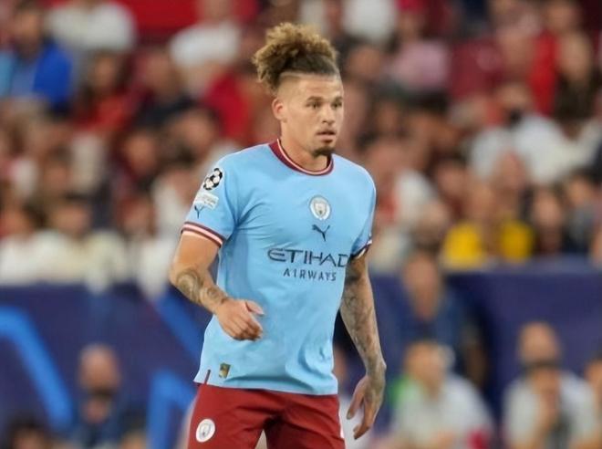 包含德国国家队训练开放日，官宣日内部沟通引观众欢呼，世俱杯在即，赛程密集仍需轮换的词条