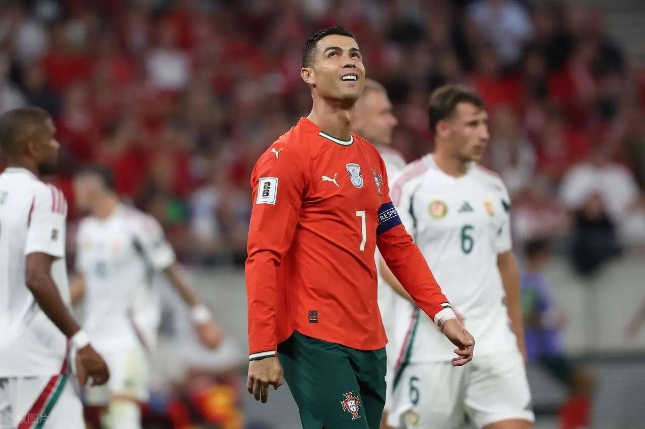 包含里尔训练开放日,窗口期队长鼓劲引观众欢呼,葡超在即,资深球员宣示担当的词条 包含里尔训练开放日,窗口期队长鼓劲引观众欢呼,葡超在即,资深球员宣示担当的词条