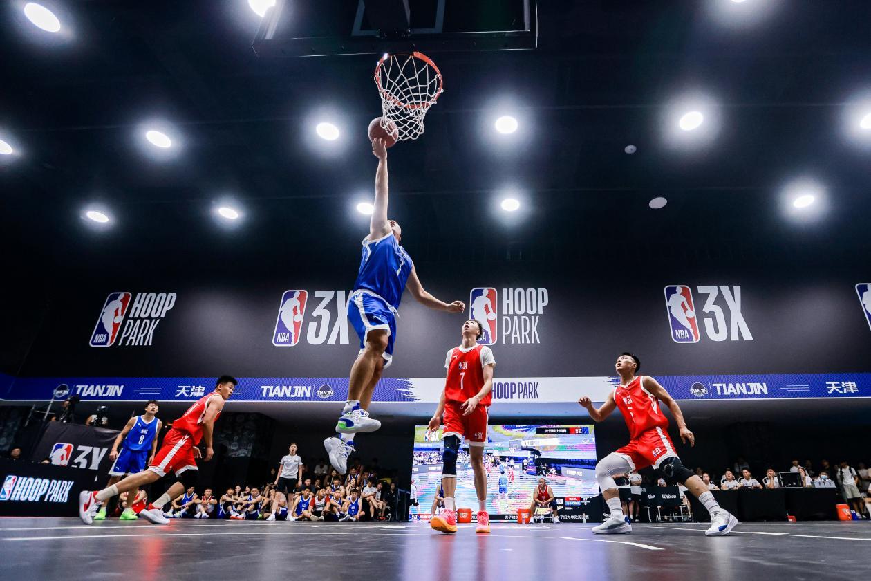 费耶诺德训练开放日,赛前远射贴柱引欢呼,NBA季后赛在即,年轻球员得到机会的简单介绍 费耶诺德训练开放日,赛前远射贴柱引欢呼,NBA季后赛在即,年轻球员得到机会的简单介绍