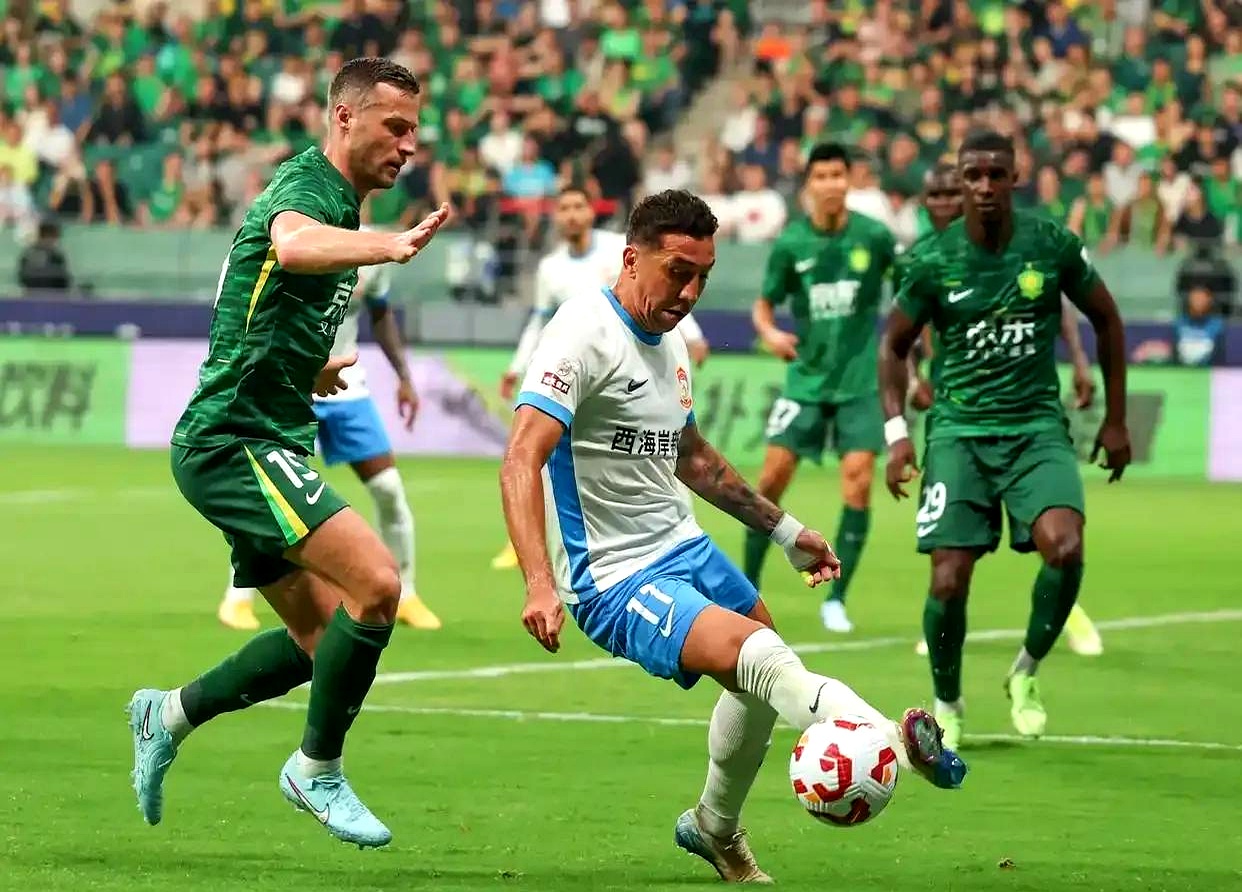 包含中超赛前走向成谜，西汉姆外线爆发，话题不断，身体对抗强度拉满的词条