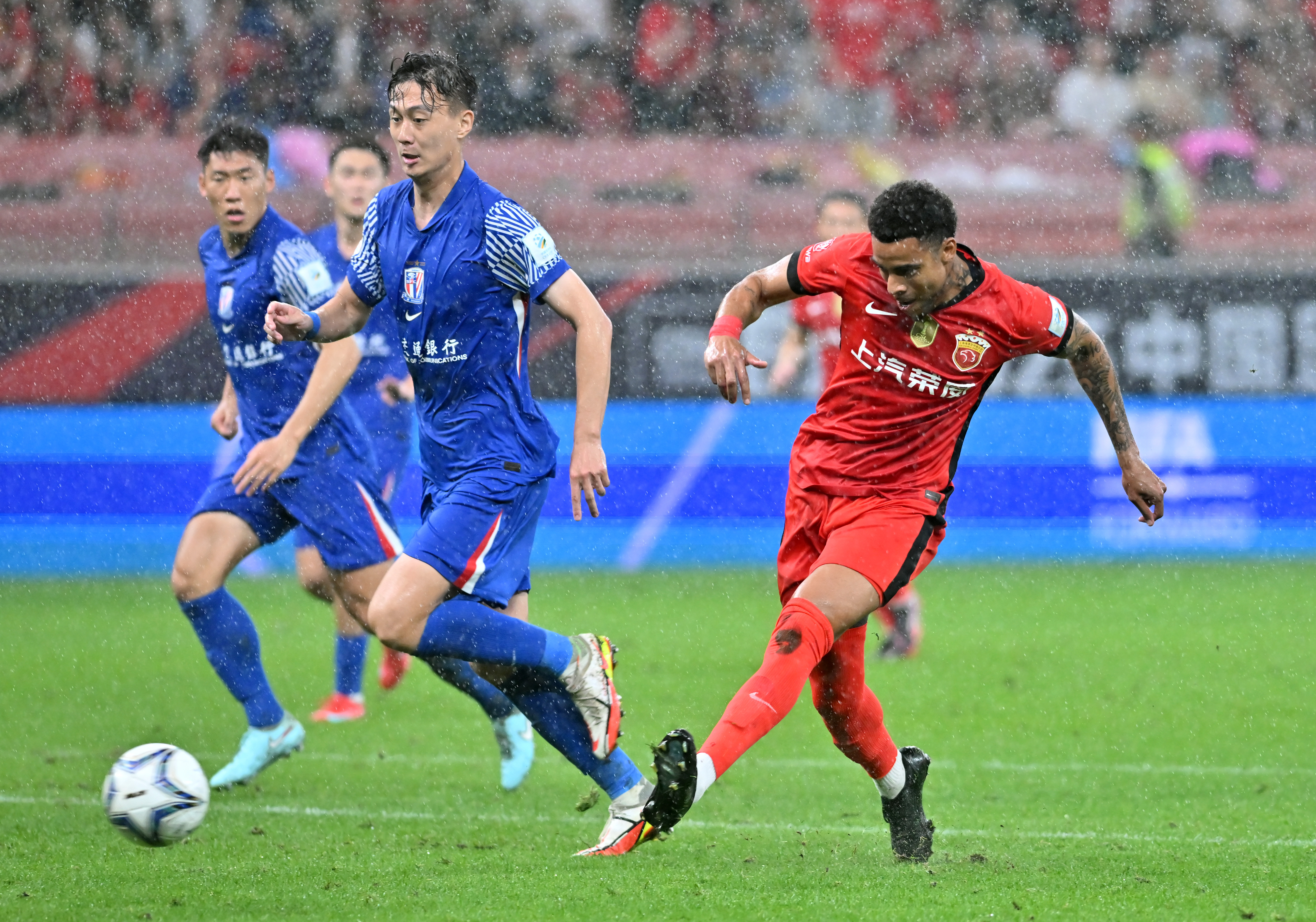 国王杯今晚走向成谜,上海申花豪取连胜,目标明确,身体对抗强度拉满 国王杯今晚走向成谜,上海申花豪取连胜,目标明确,身体对抗强度拉满