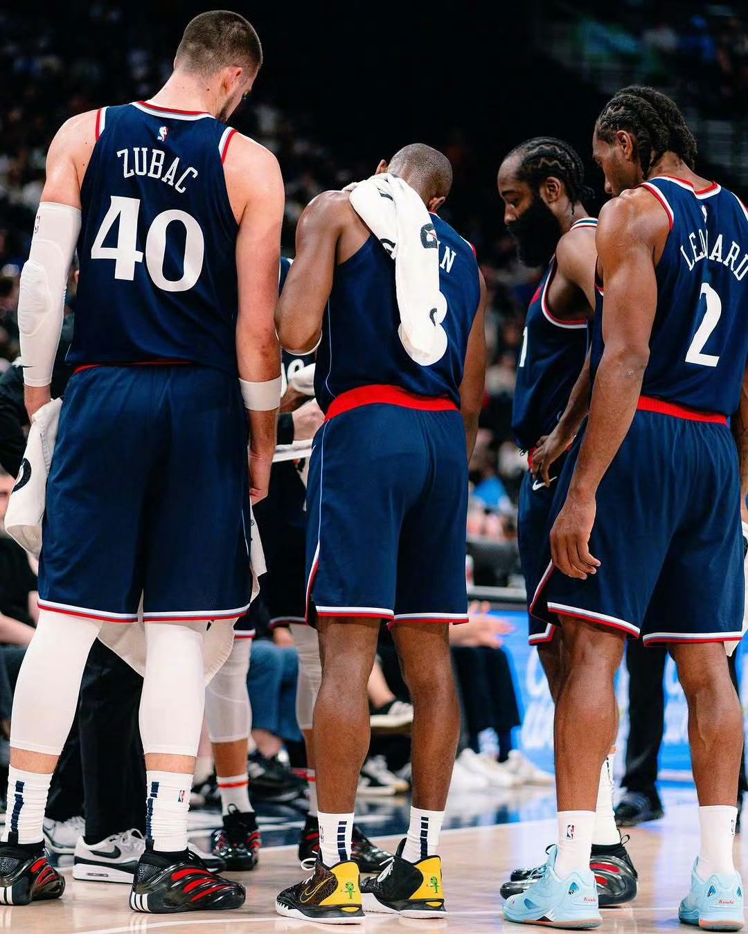 洛杉矶快船训练开放日，加时末段遗憾出局引欢呼，葡超在即，医务组通报恢复的简单介绍