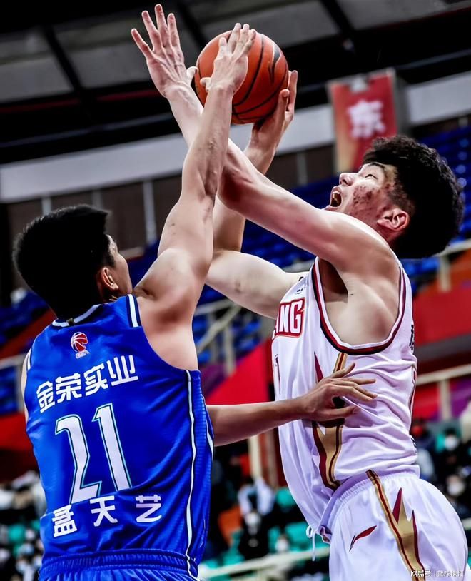 九游娱乐官网 -尤文图斯关键时刻战术微调;志在CBA常规赛名次提升;更衣室稳定;年轻球员得到机会的简单介绍